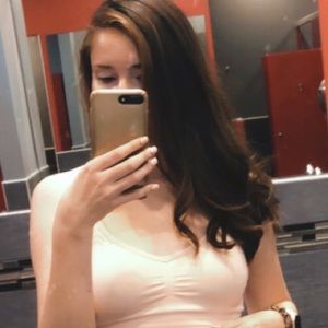 Meet your Posher, Becca